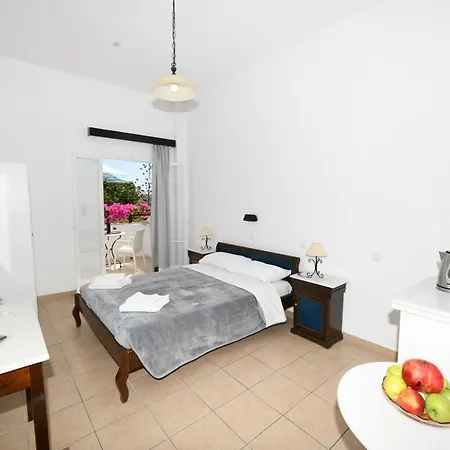 Sunflower Aparthotel Kamári Zewnętrze zdjęcie