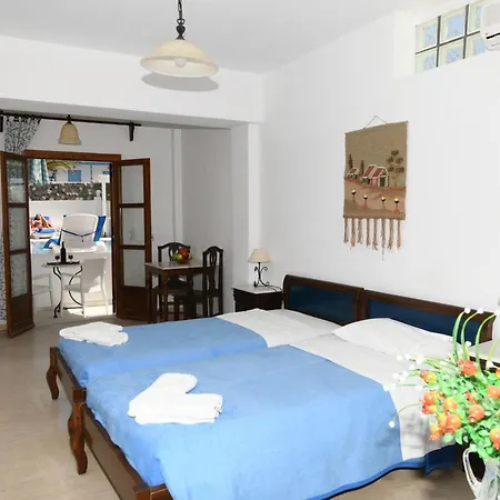 Sunflower Aparthotel Kamári Zewnętrze zdjęcie